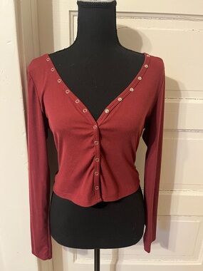 Rue21 Burgundy Long Sleeve Snap Front Ribbed Top
